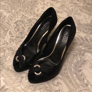 Aldo peep toe pumps